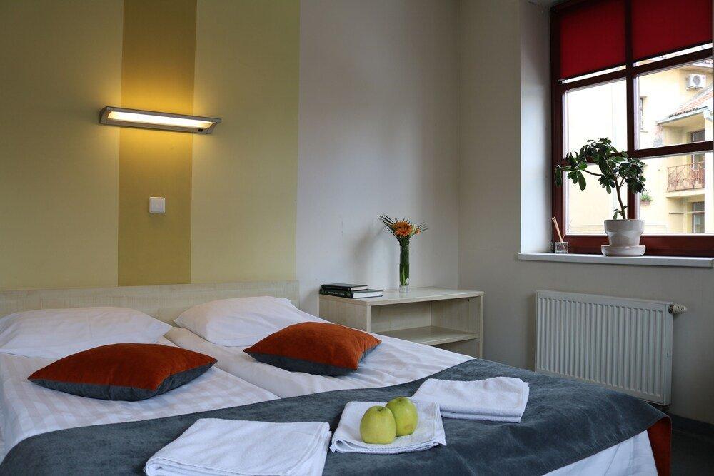 Apple Economy 2* Kaunas