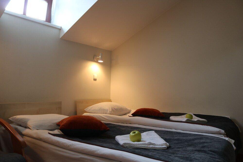Apple Economy Hotel 2*