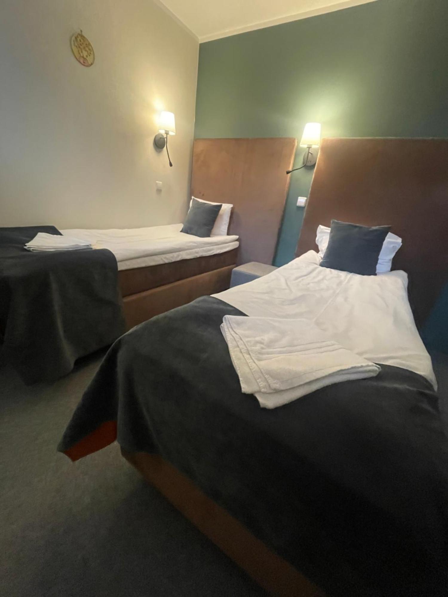 Hotel Apple Economy